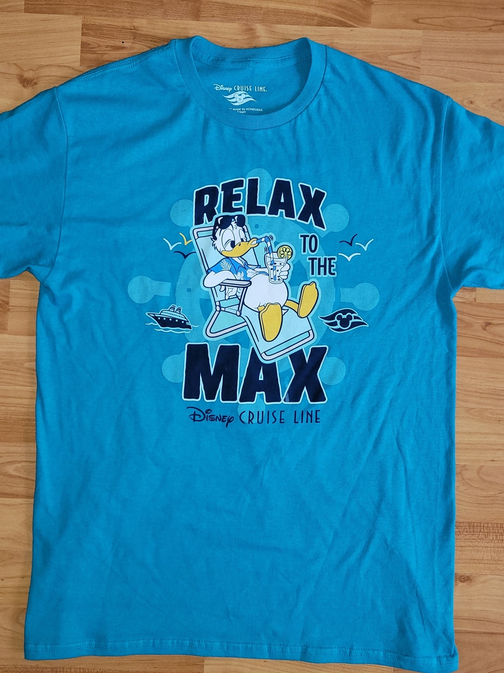 Daffy Duck Disney Cruise Line Turquoise Vacation Tee, Relax To The Max, Medium